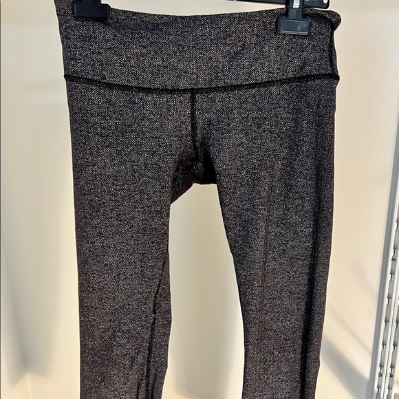Dark grey harrington lululemon leggings - Picture 3 of 3